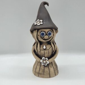 Keramický výrobek  paní  Skřítková  výška 26cm